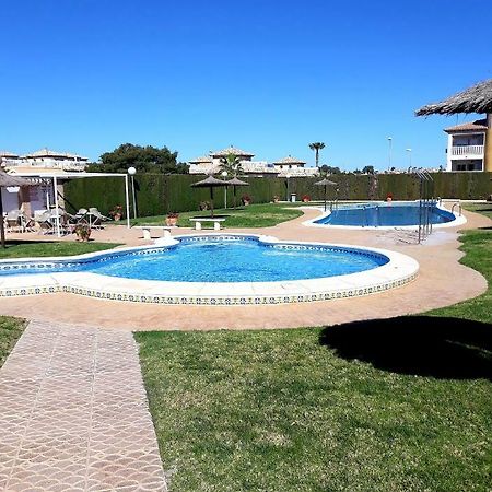Fabulous Detached Large Villa 5 Bedrooms 3 Bathrooms Backing Onto Villamartin Golf Course Zewnętrze zdjęcie