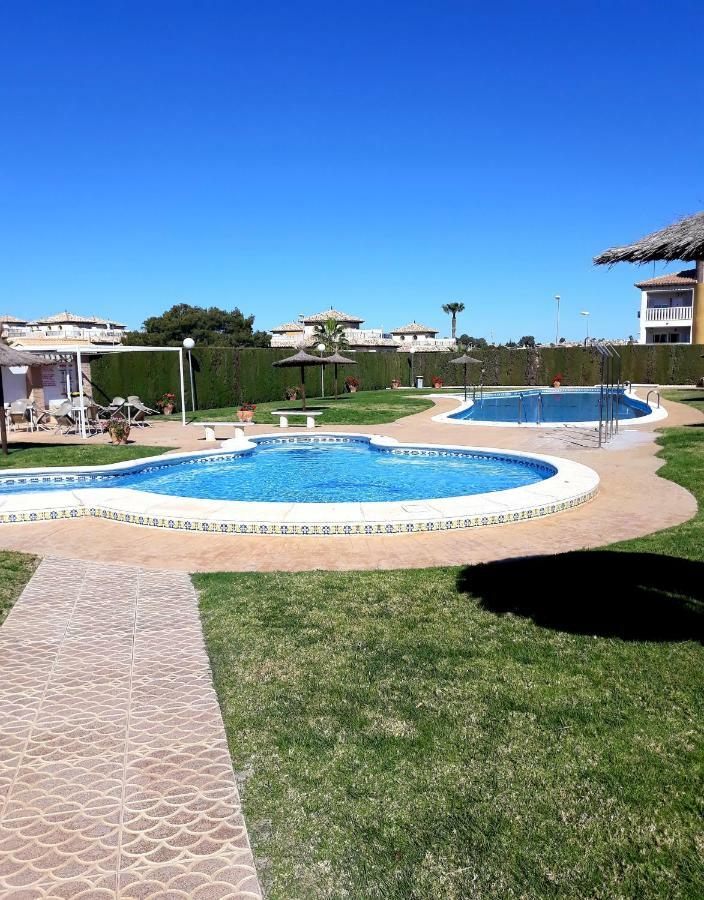 Fabulous Detached Large Villa 5 Bedrooms 3 Bathrooms Backing Onto Villamartin Golf Course Zewnętrze zdjęcie